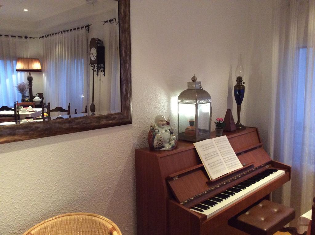 פלאמוס Hostal Residencia Catalina מראה חיצוני תמונה