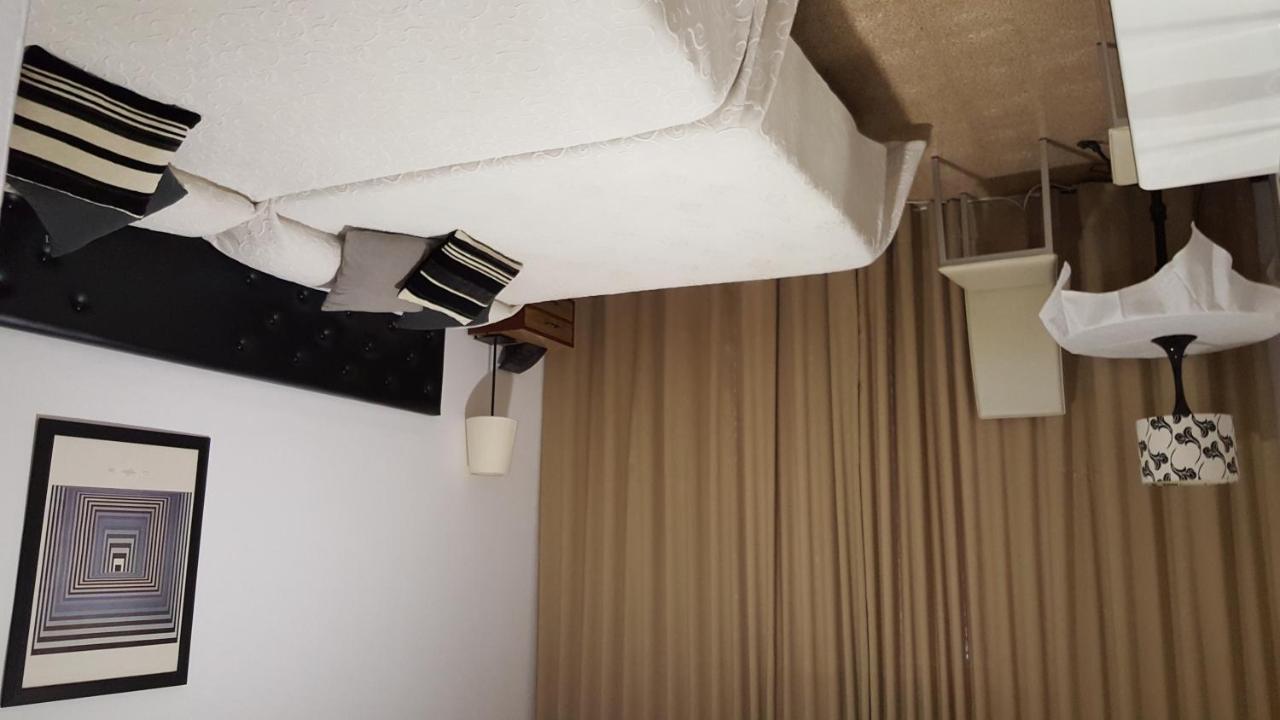 פלאמוס Hostal Residencia Catalina מראה חיצוני תמונה