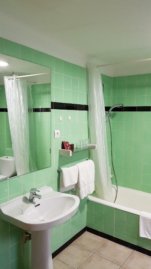 פלאמוס Hostal Residencia Catalina מראה חיצוני תמונה
